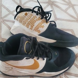 Nike Boys tennis shoes